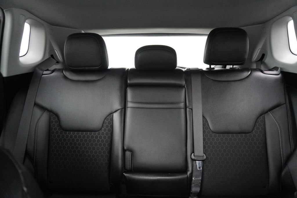 Used 2019 Jeep Compass Latitude image 32
