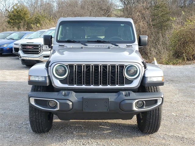 Used 2018 Jeep Wrangler Unlimited Sahara w/ Cold Weather Group image 2