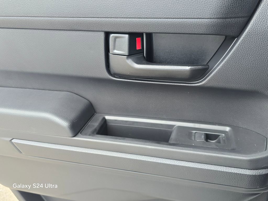 Used 2025 Toyota Tacoma SR image 18