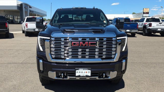 New 2026 GMC Sierra 3500 Denali w/ Denali Reserve Package AWD/4WD image 3