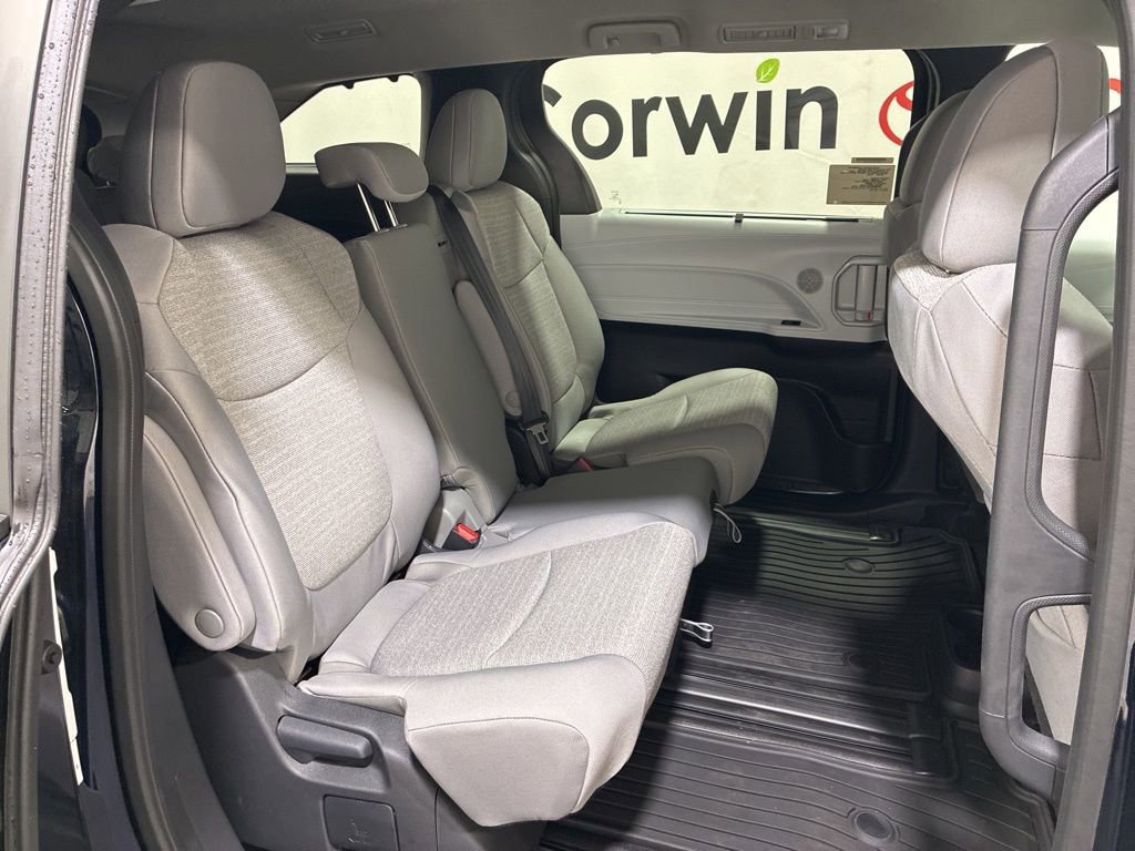 New 2026 Toyota Sienna LE image 14