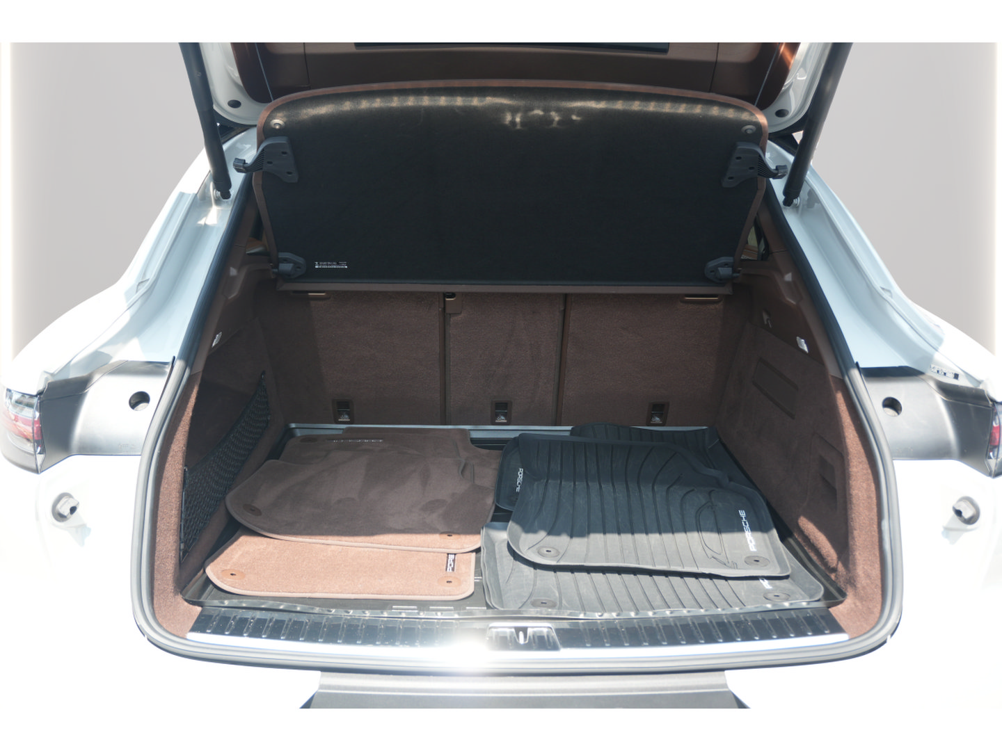 Used 2022 Porsche Cayenne S AWD/4WD image 7
