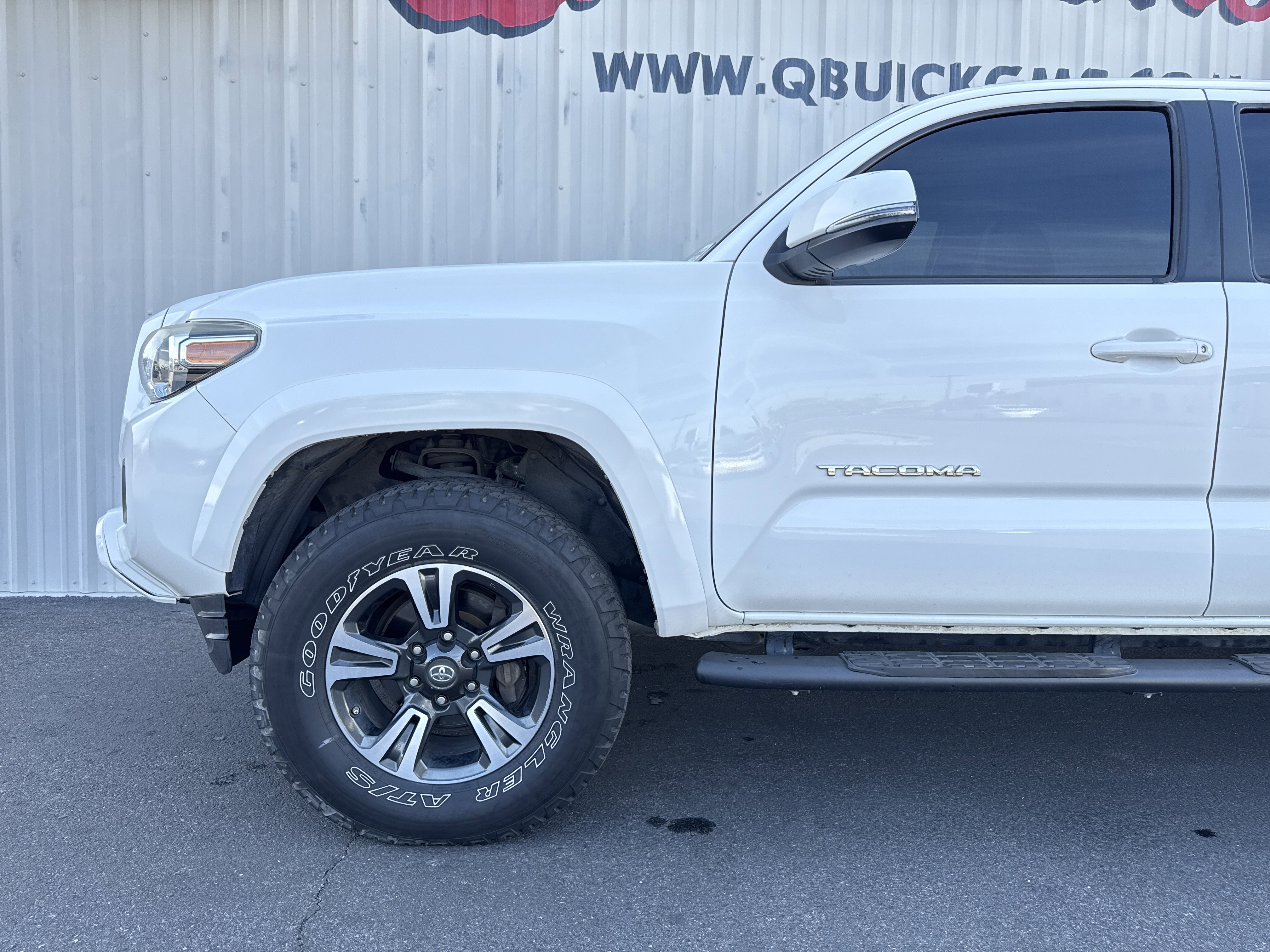 Used 2017 Toyota Tacoma TRD Sport w/ Premium & Technology Package image 2