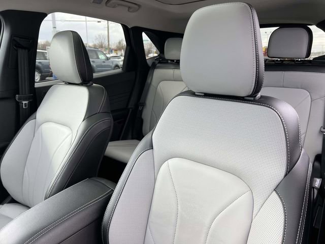 New 2026 Ford Escape SE w/ PHEV Premium Package FWD image 24