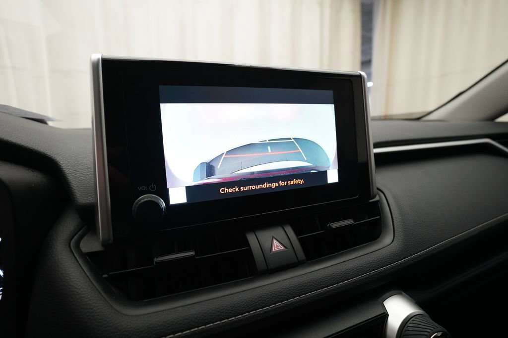 Used 2025 Toyota RAV4 XLE AWD/4WD image 19