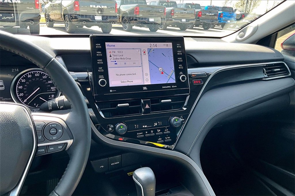 Used 2022 Toyota Camry XLE w/ Navigation Upgrade Package image 6