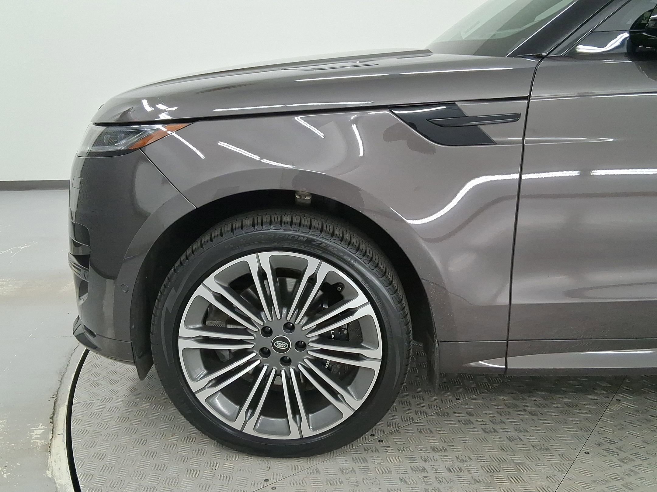 Used 2024 Land Rover Range Rover Sport Dynamic SE image 11