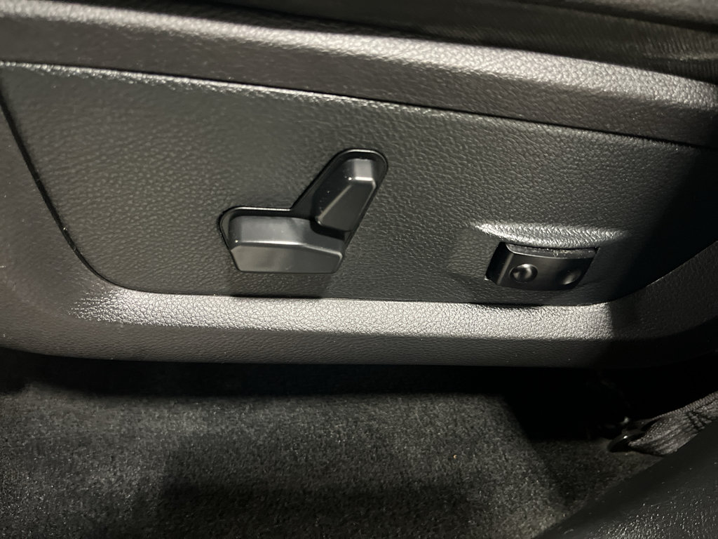 Used 2015 RAM 1500 Sport w/ Convenience Group AWD/4WD image 30
