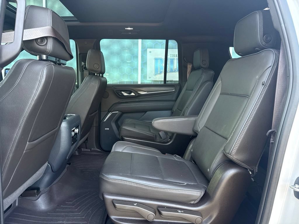 Used 2023 GMC Yukon XL Denali w/ Max Trailering Package AWD/4WD image 9