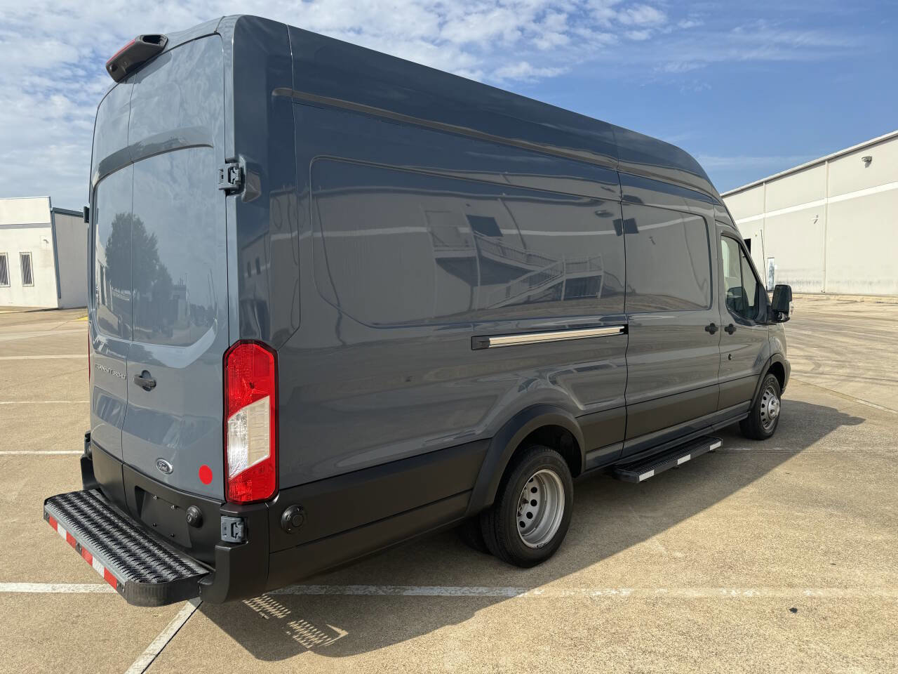 Used 2019 Ford Transit 350 148 High Roof Extended DRW image 4