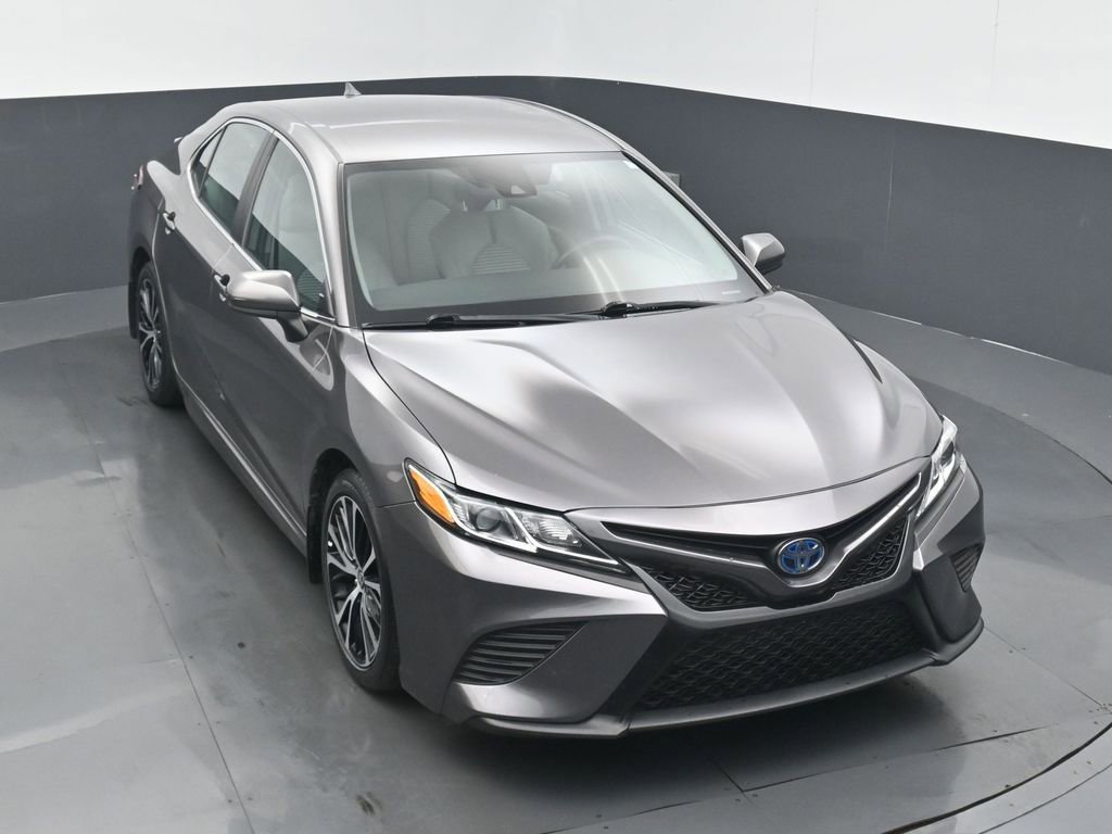 Used 2020 Toyota Camry SE FWD image 3