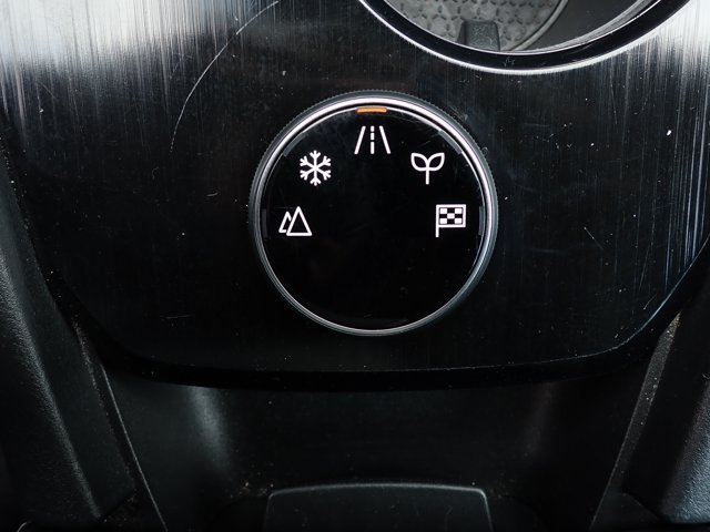 Used 2024 Nissan Rogue S AWD/4WD image 13