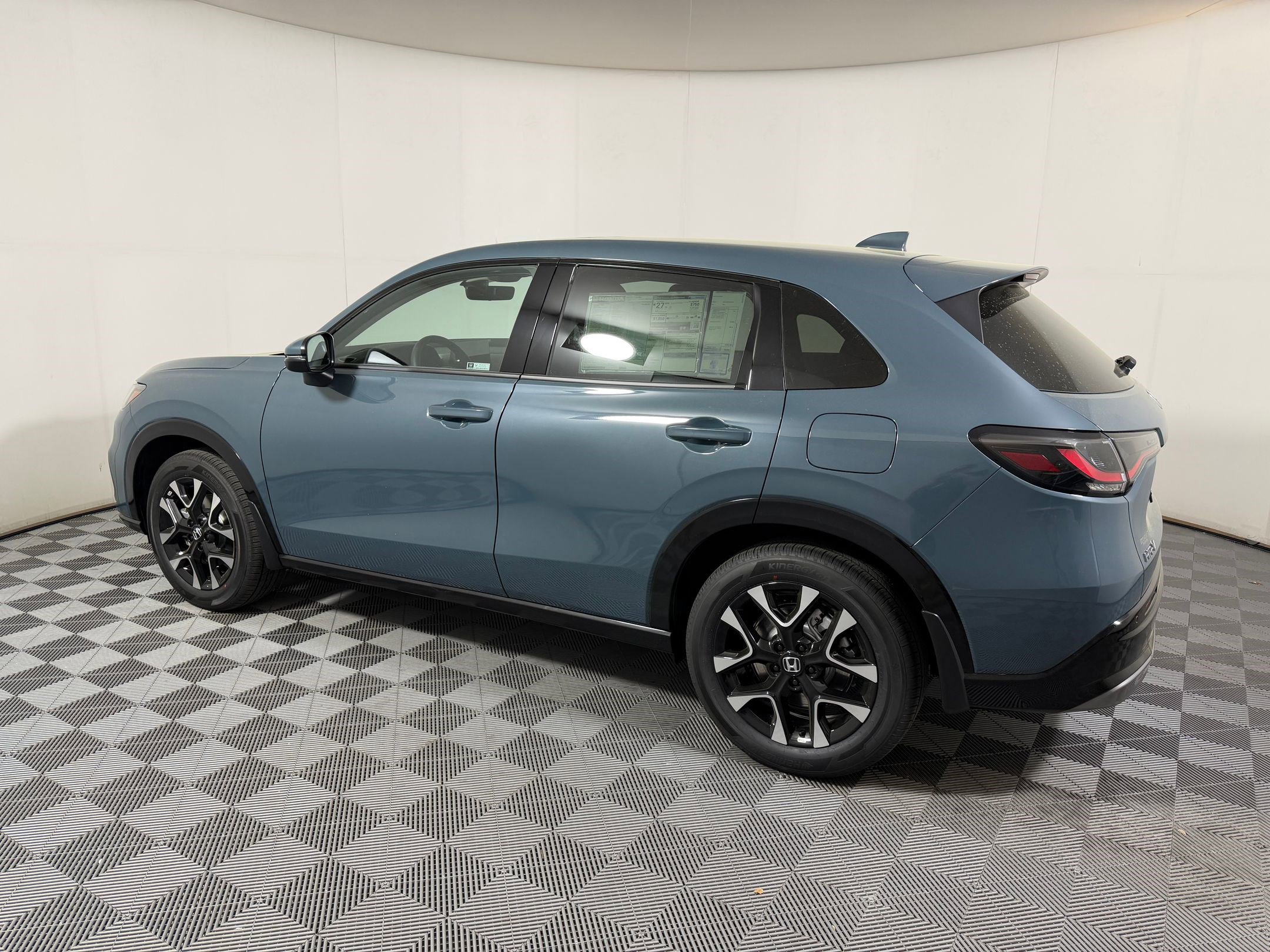 New 2026 Honda HR-V EX-L image 2