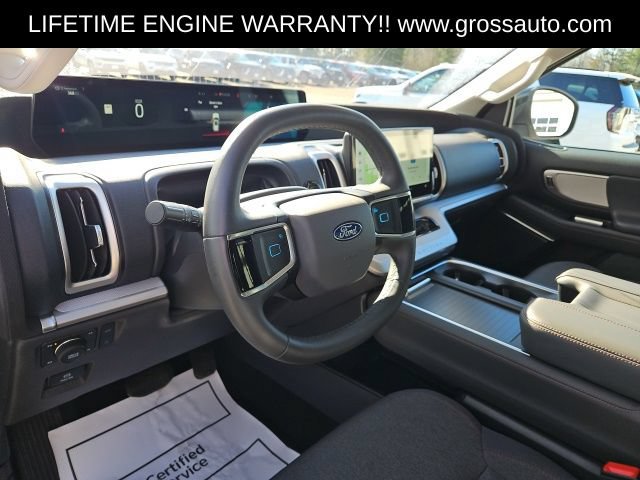 Used 2025 Ford Expedition Active AWD/4WD image 19