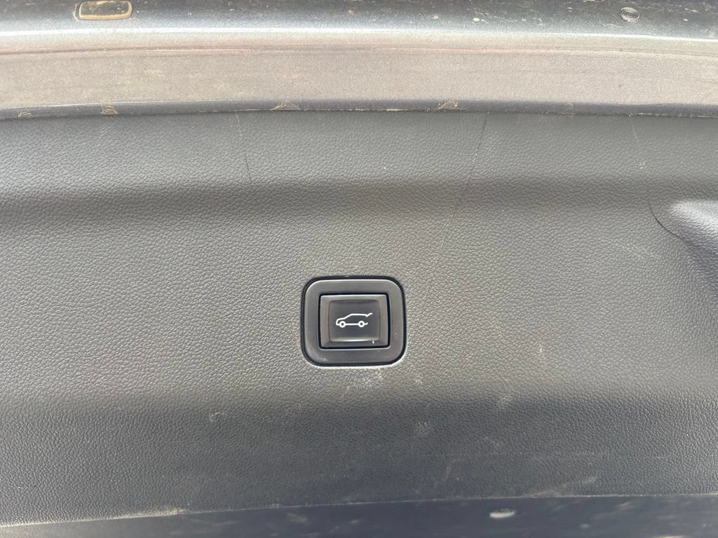 Used 2022 Chevrolet Suburban LT AWD/4WD image 10