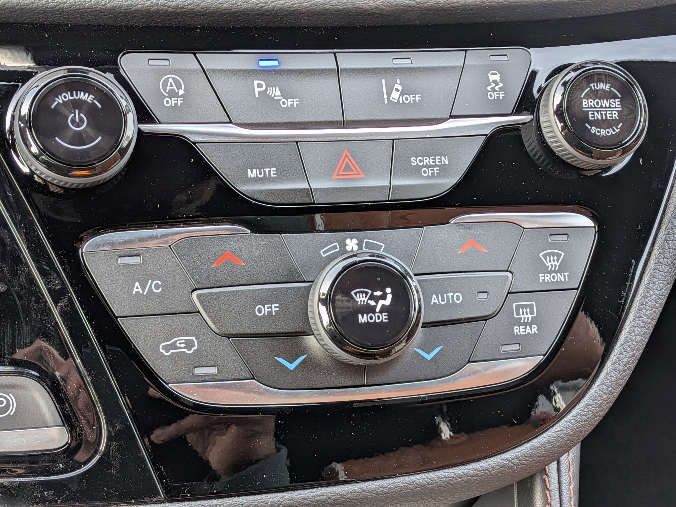 New 2026 Chrysler Pacifica Pinnacle w/ Trailer Tow Group image 12