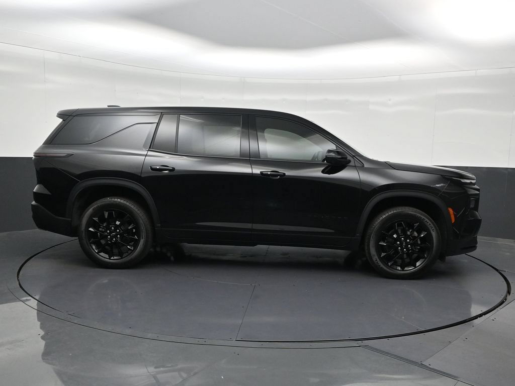 Used 2024 Chevrolet Traverse LS w/ Midnight/Sport Edition FWD image 9