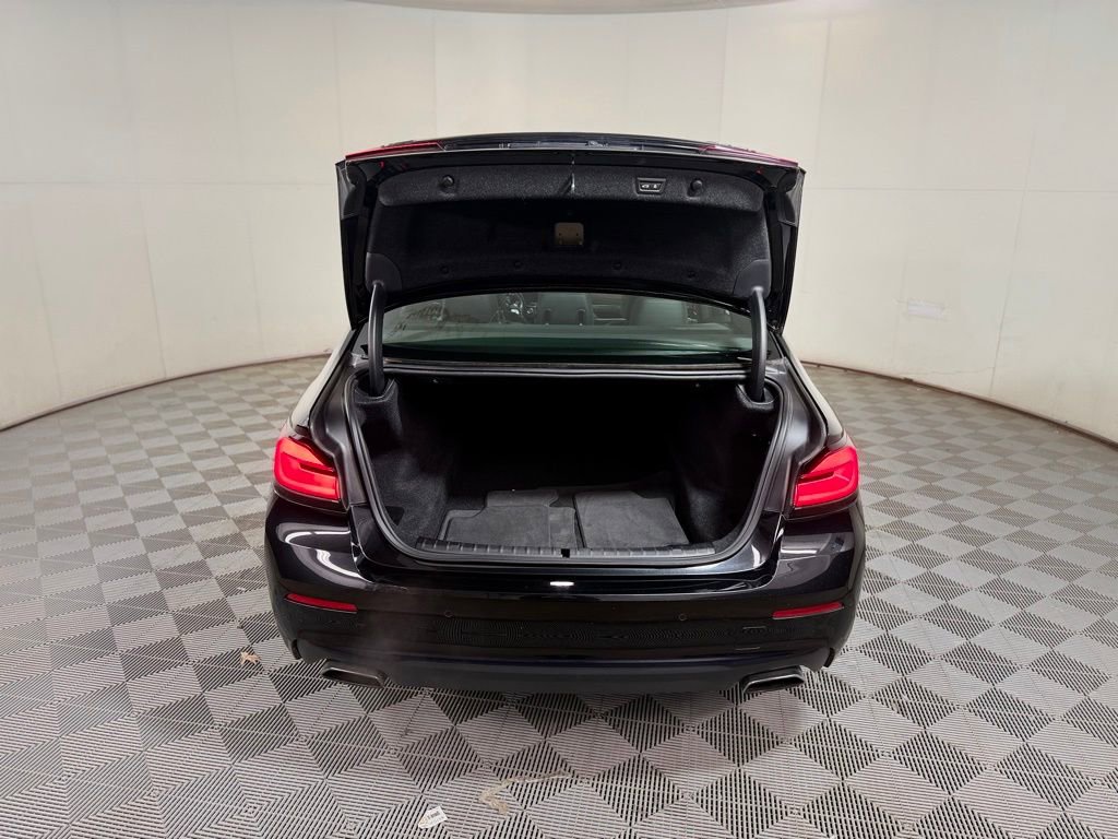 Used 2022 BMW 540i xDrive w/ Premium Package image 6