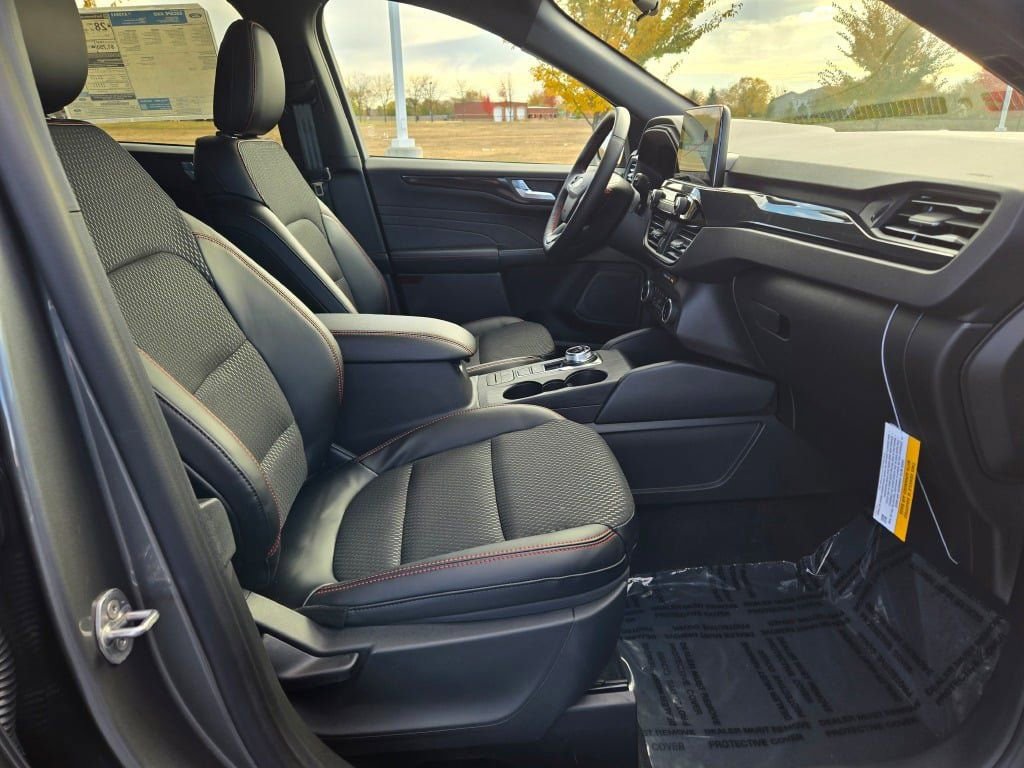New 2026 Ford Escape ST-Line w/ Cold Weather Package image 5