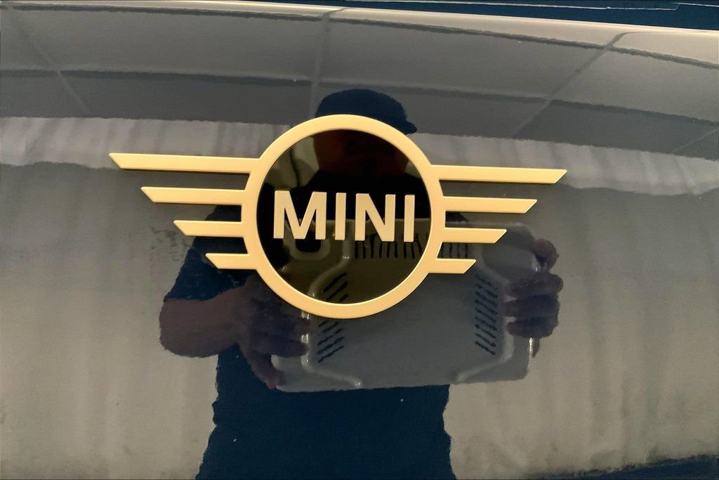 Certified 2025 MINI Cooper Countryman SE w/ Comfort Package Max image 30