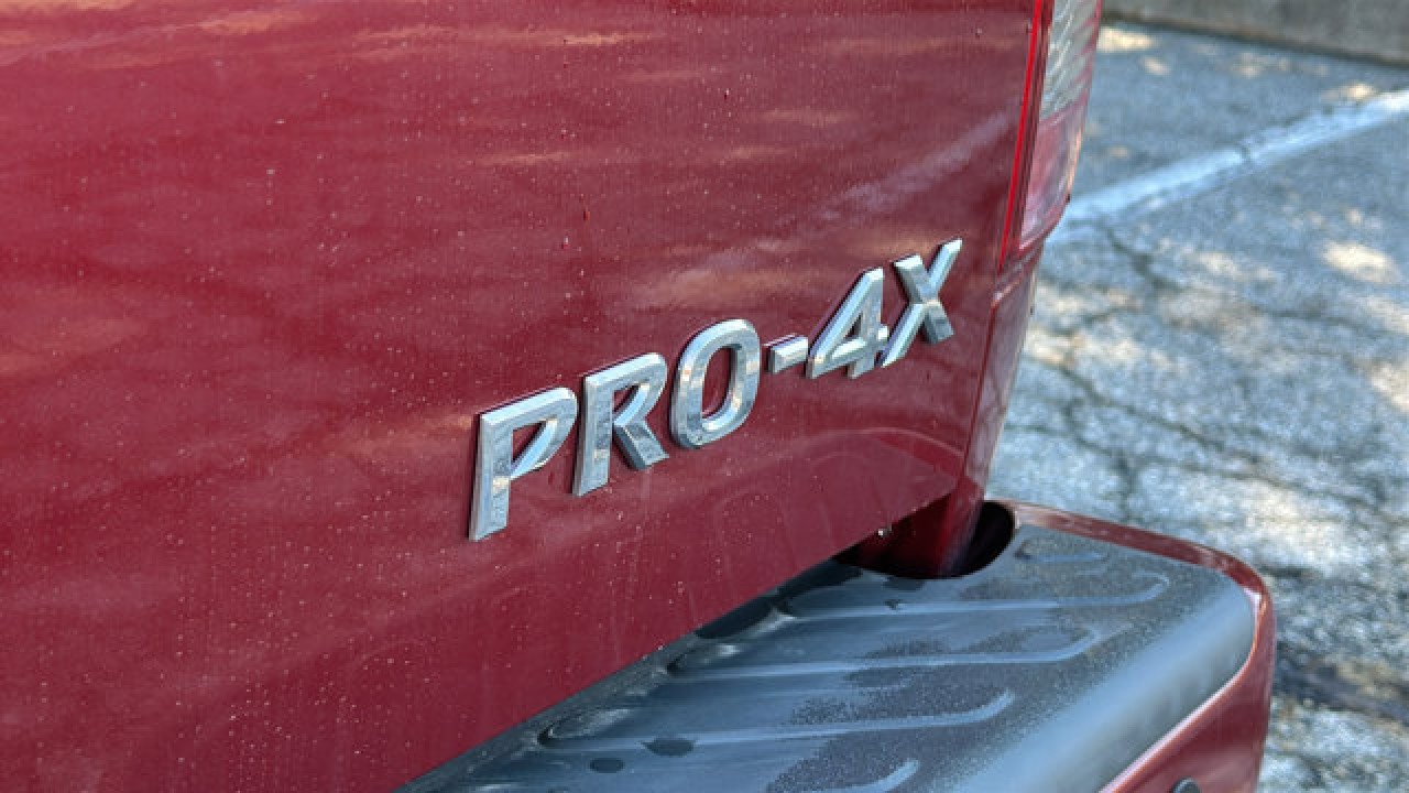 Certified 2020 Nissan Frontier PRO-4X w/ Pro-4x Utility Package image 11