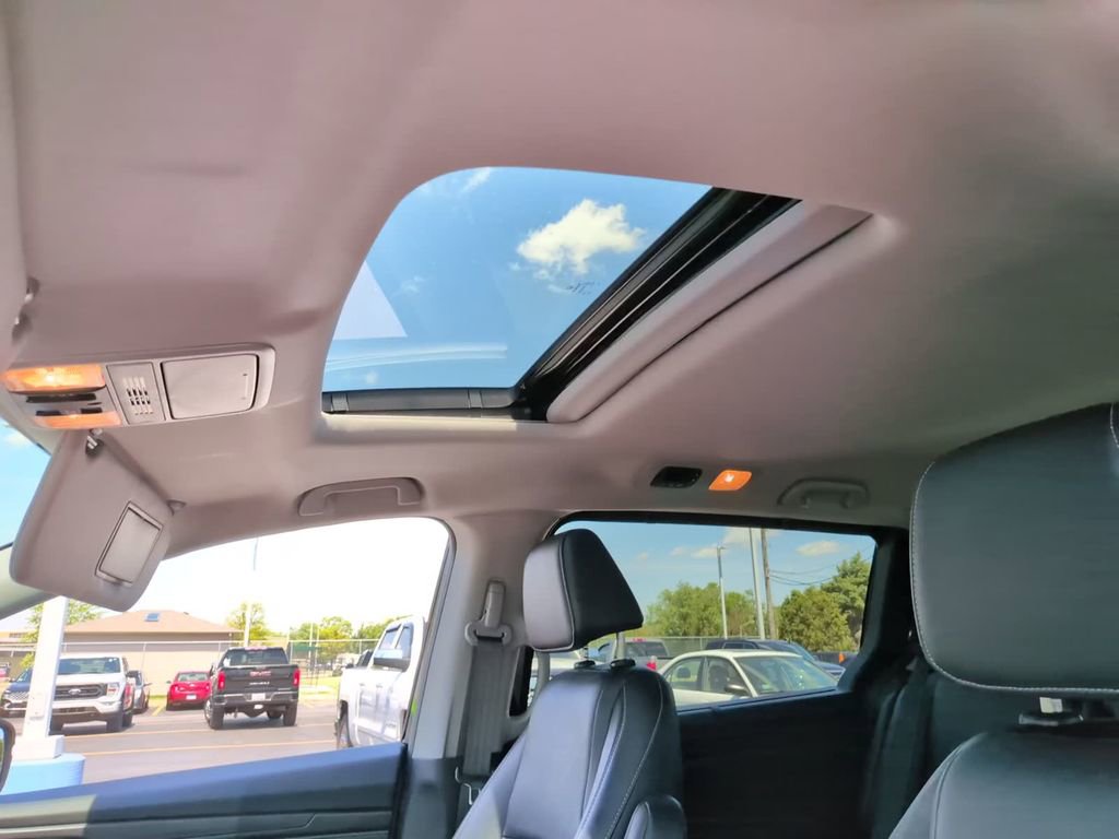 Used 2024 Honda Odyssey EX-L image 29