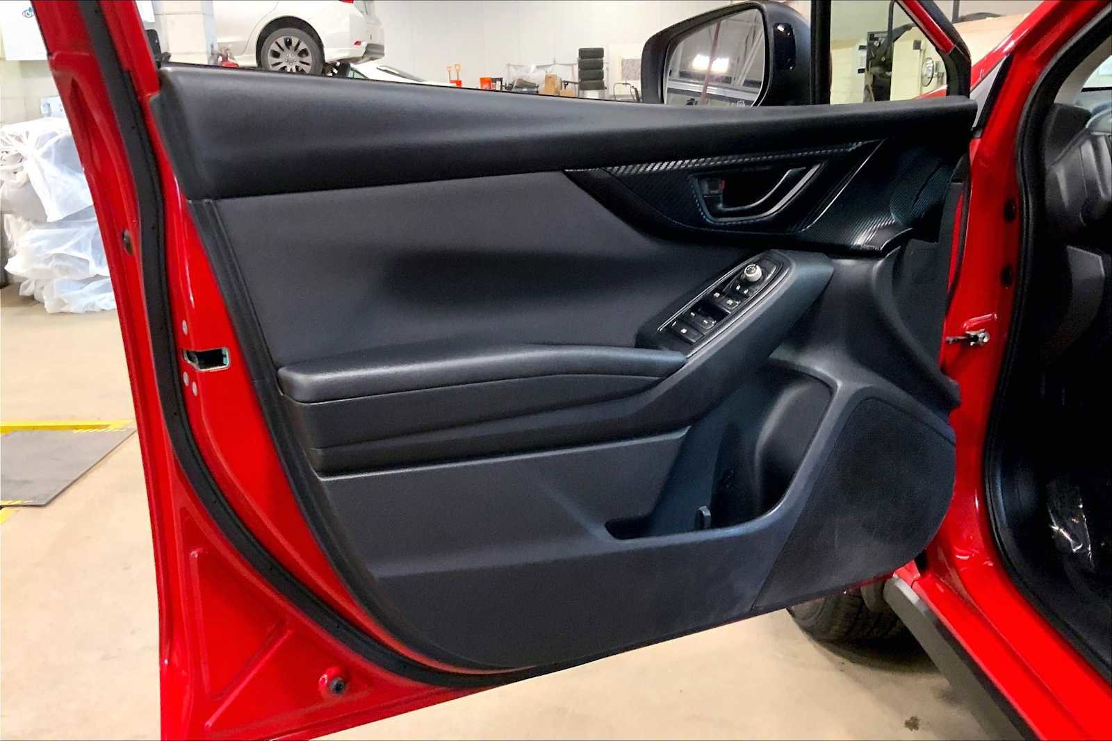 Used 2021 Subaru Crosstrek 2.0i Premium w/ Moonroof Package image 21