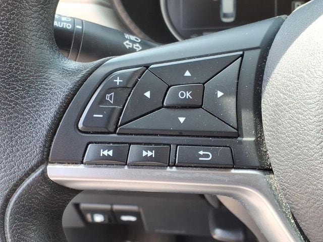 Used 2021 Nissan Versa SV FWD image 22