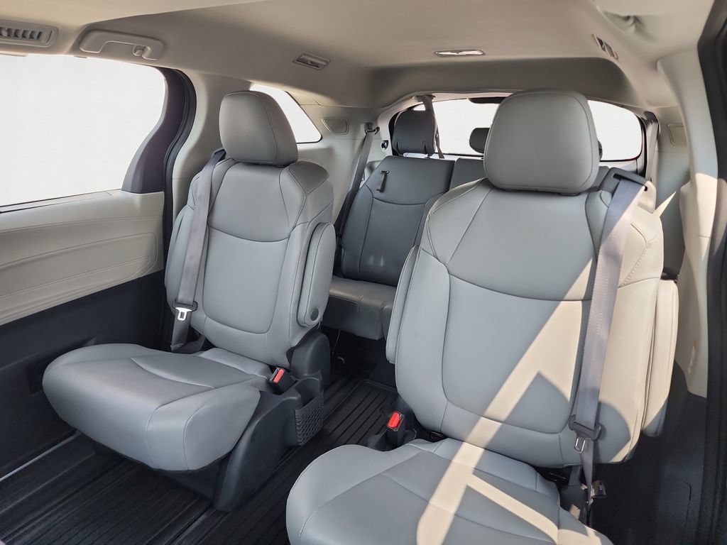 Used 2023 Toyota Sienna XLE w/ XLE Plus Package AWD/4WD image 14