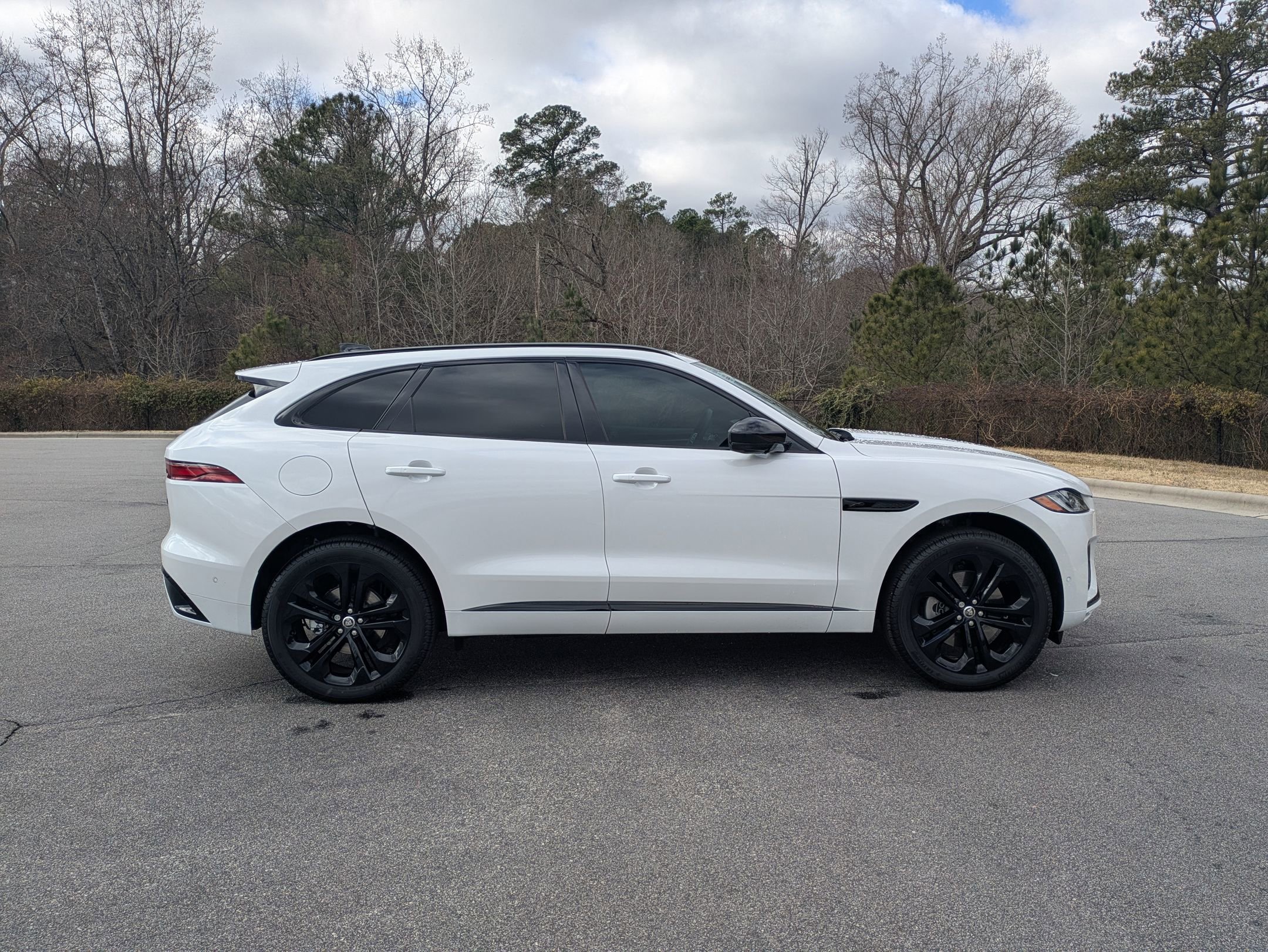 Used 2026 Jaguar F-PACE R-Dynamic S image 4