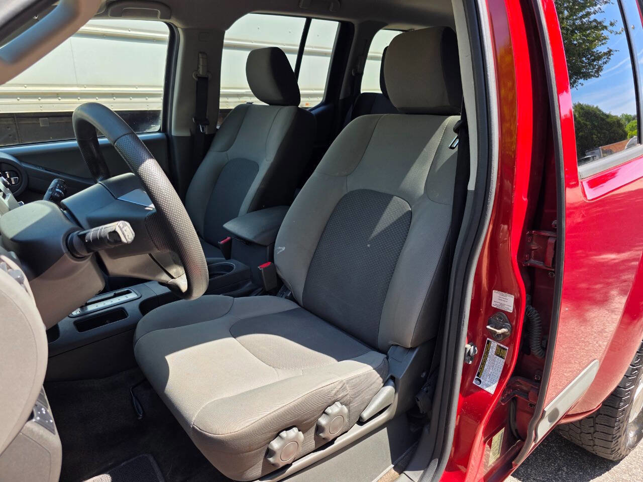 Used 2014 Nissan Xterra S AWD/4WD image 12