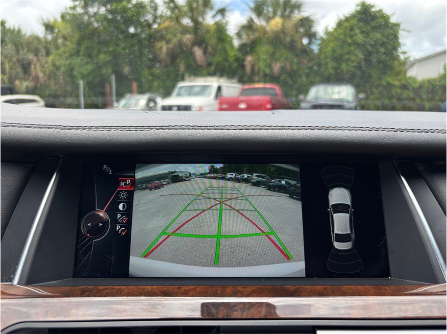 Used 2015 BMW 750Li RWD image 33
