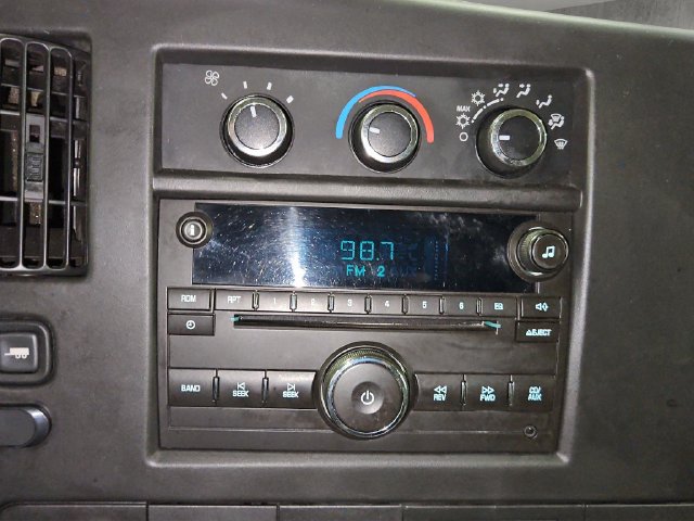 Used 2011 Chevrolet Express 1500 LT w/ LT Preferred Equipment Group AWD/4WD image 17