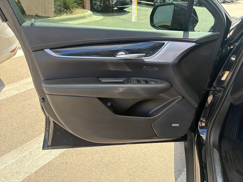 Used 2023 Cadillac XT5 Premium Luxury AWD/4WD image 17