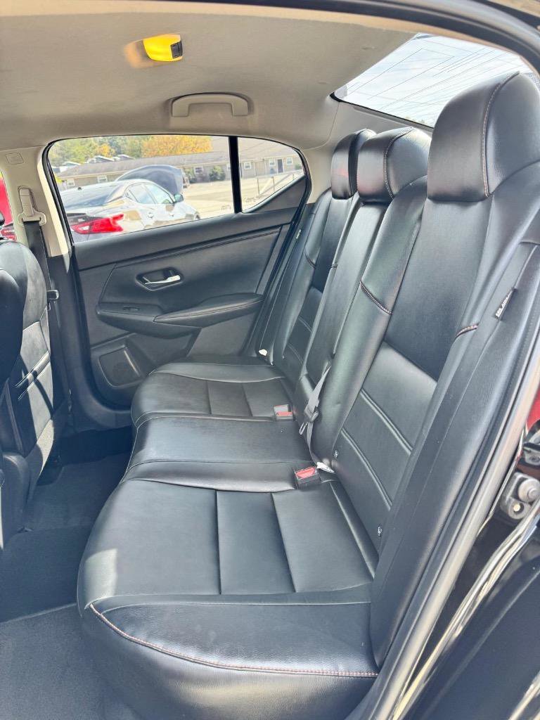 Used 2022 Nissan Sentra SR w/ SR Premium Package image 23