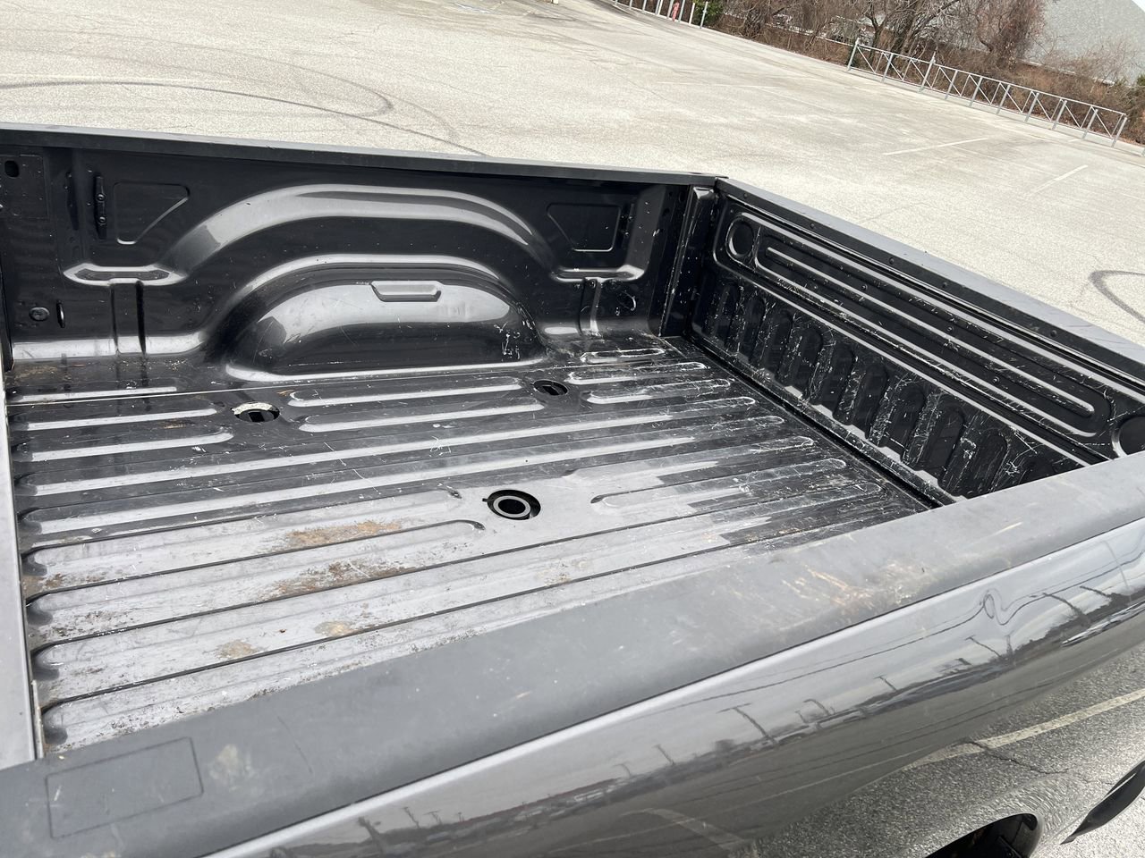 Used 2024 RAM 2500 Tradesman w/ Chrome Appearance Group image 29