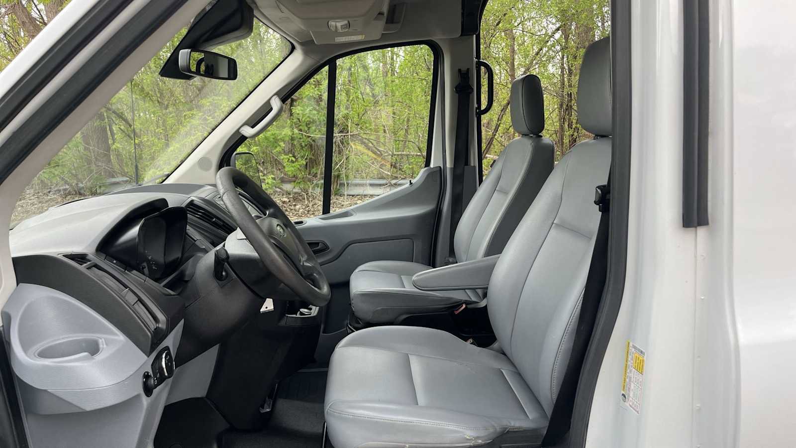 Used 2018 Ford Transit 250 148 Medium Roof RWD image 15