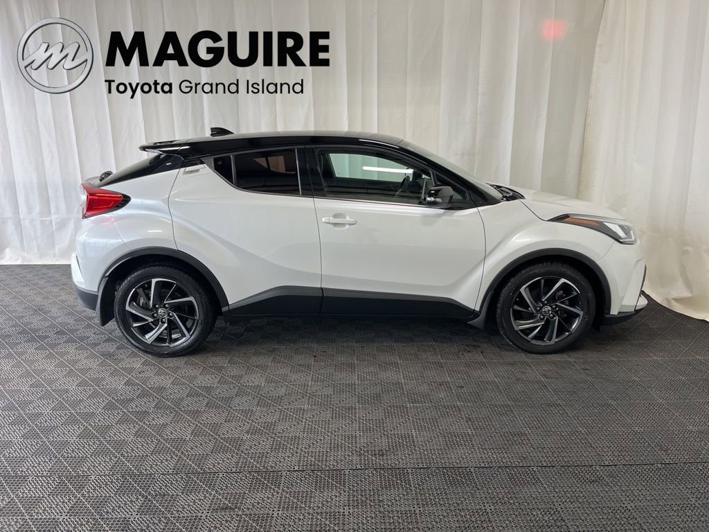 Used 2022 Toyota C-HR Limited FWD image 2