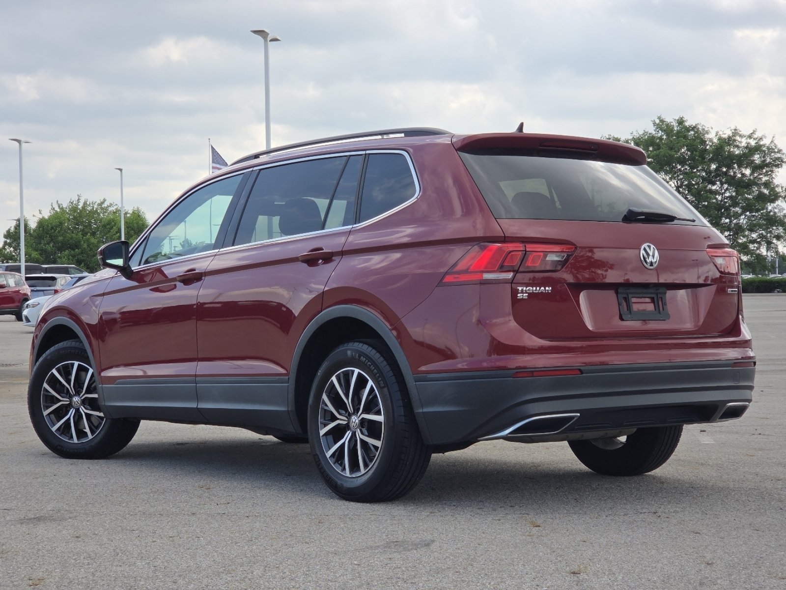 Used 2019 Volkswagen Tiguan SE w/ Panoramic Sunroof Package AWD/4WD image 14