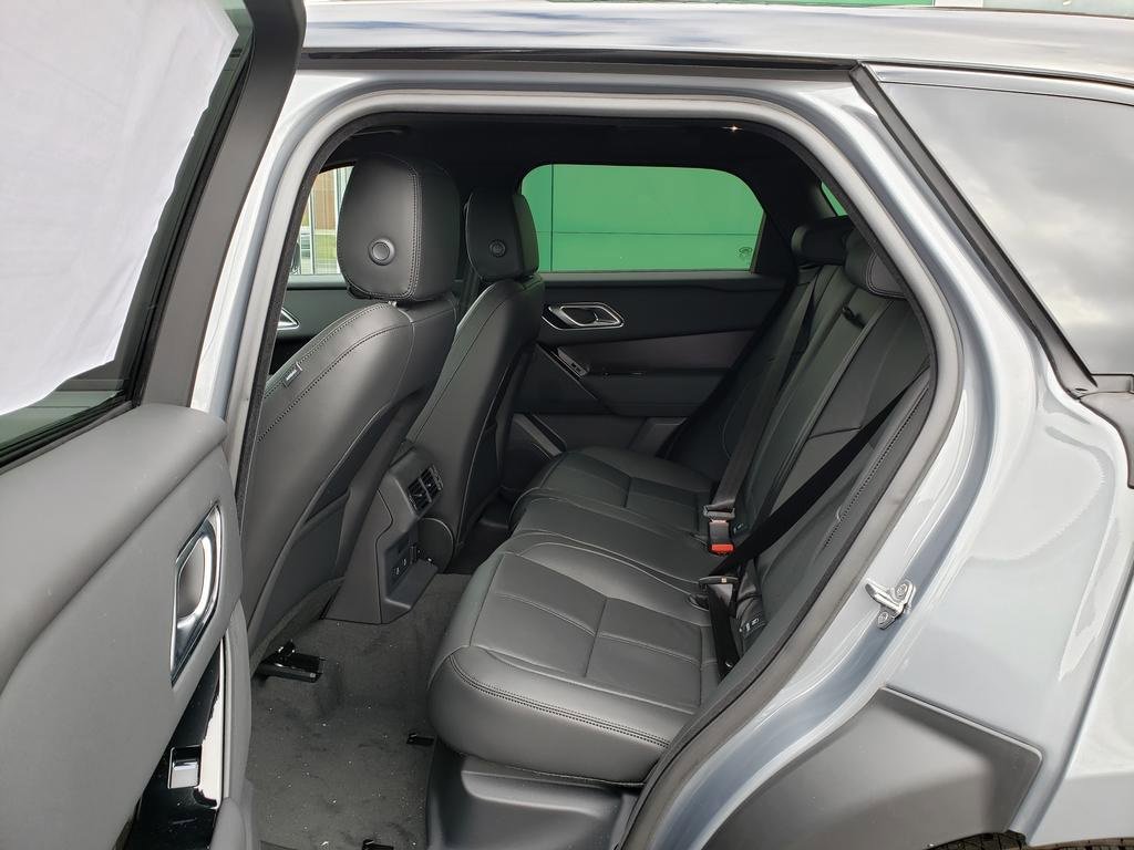 New 2026 Land Rover Range Rover Velar Dynamic SE image 11