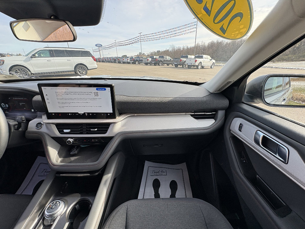 Used 2025 Ford Explorer Active image 24