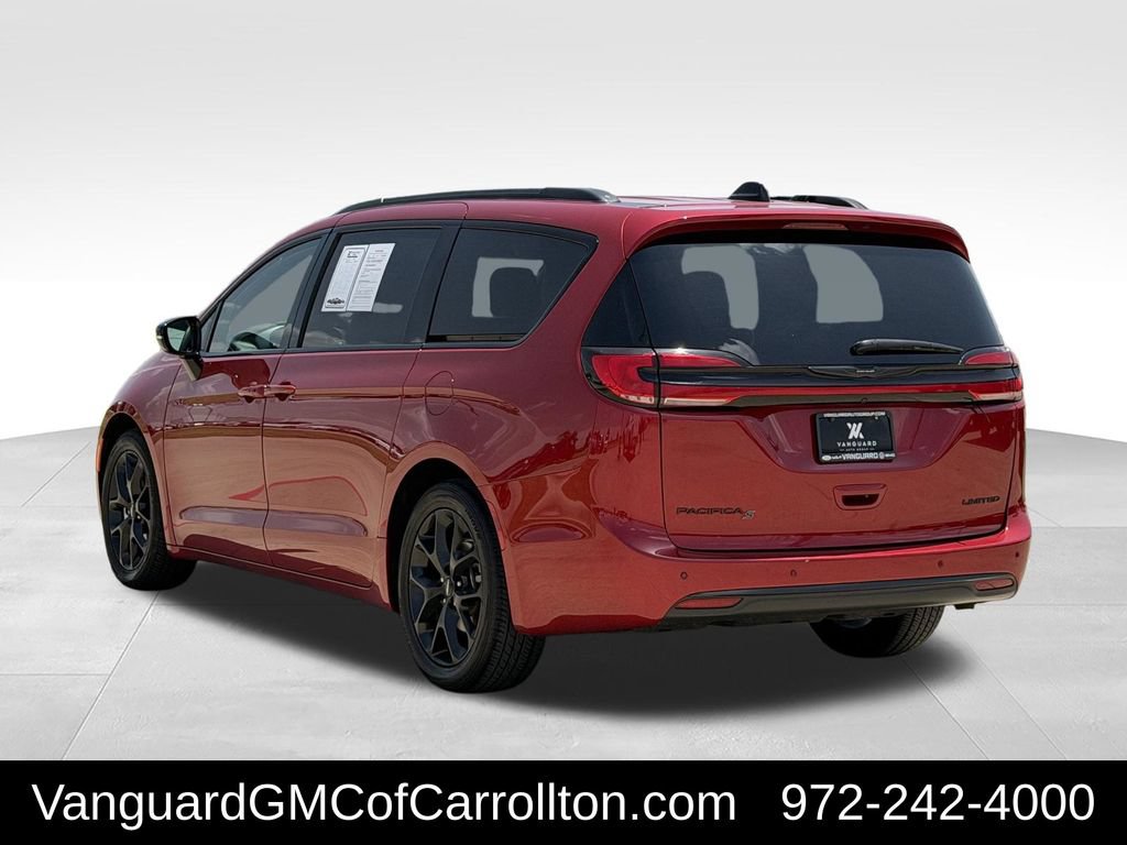 Used 2025 Chrysler Pacifica Limited FWD image 6