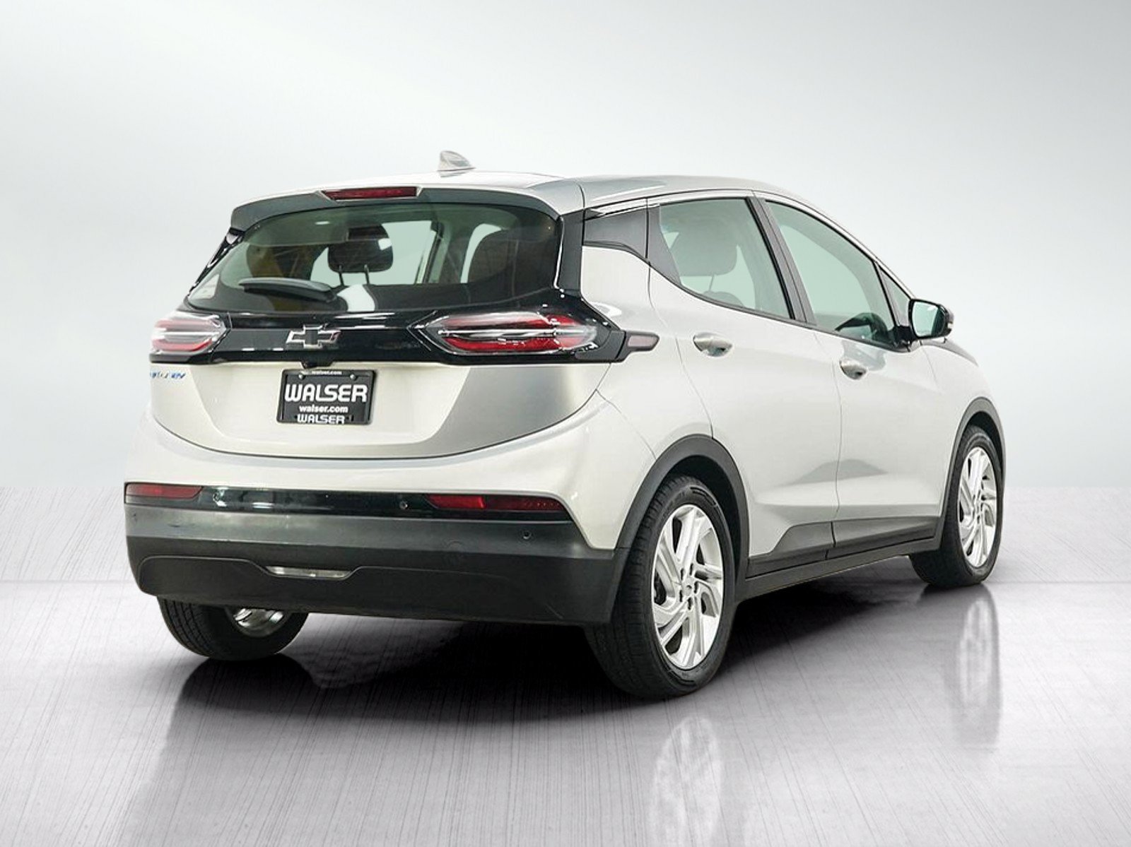 Used 2023 Chevrolet Bolt LT w/ Driver Confidence Package FWD image 6
