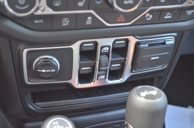 New 2026 Jeep Wrangler Unlimited Sahara AWD/4WD image 27