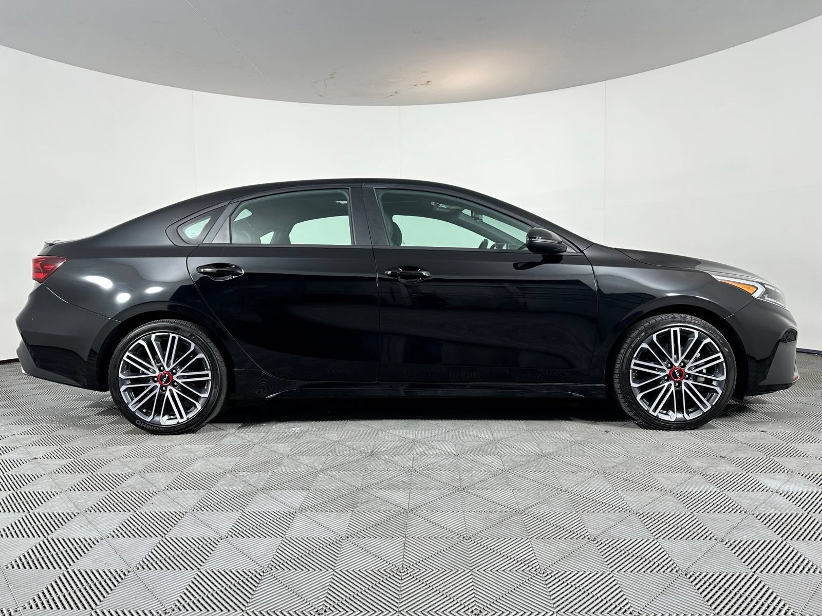Used 2024 Kia Forte GT w/ GT2 Package FWD image 31
