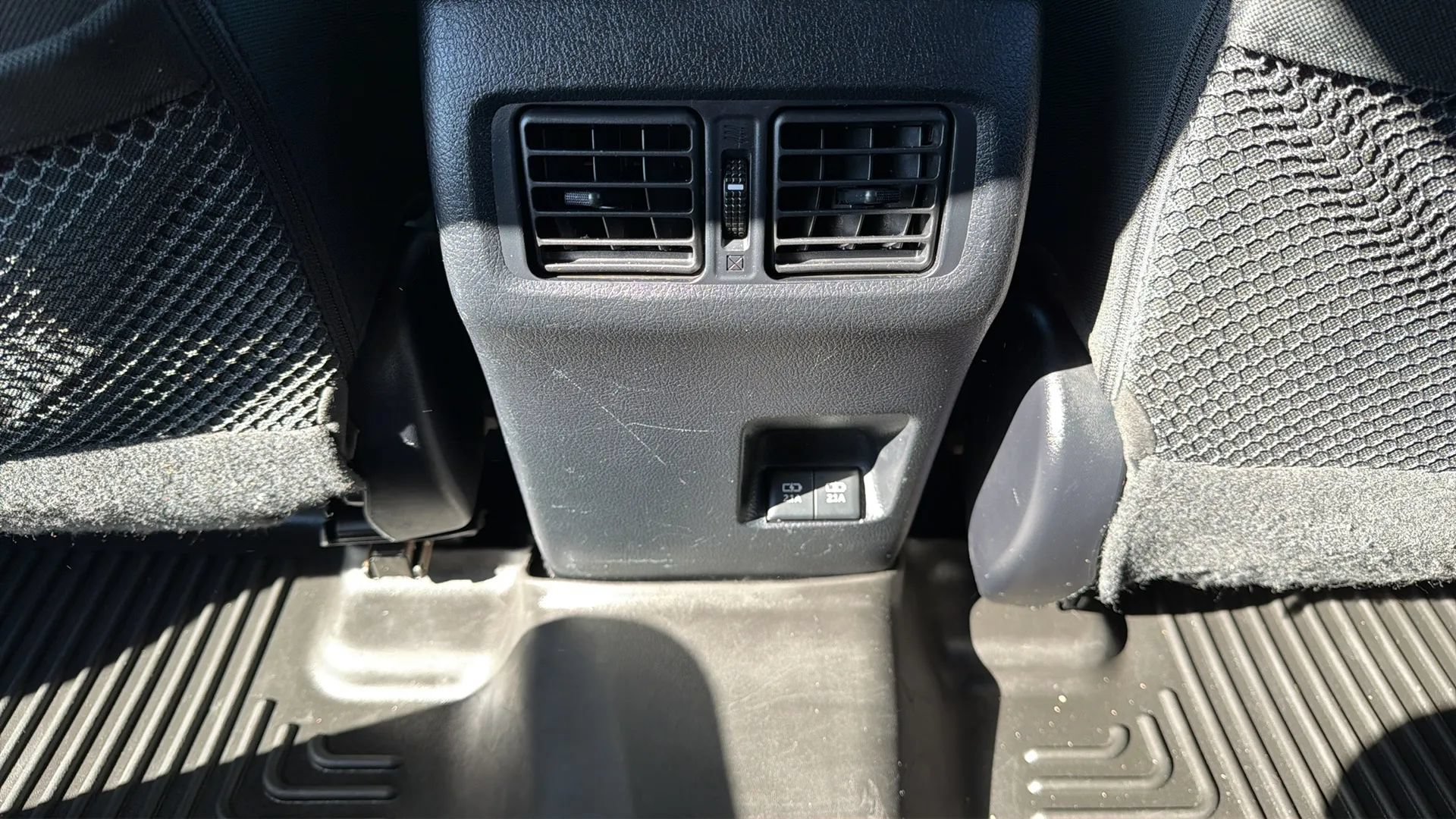 Used 2021 Toyota 4Runner SR5 AWD/4WD image 29