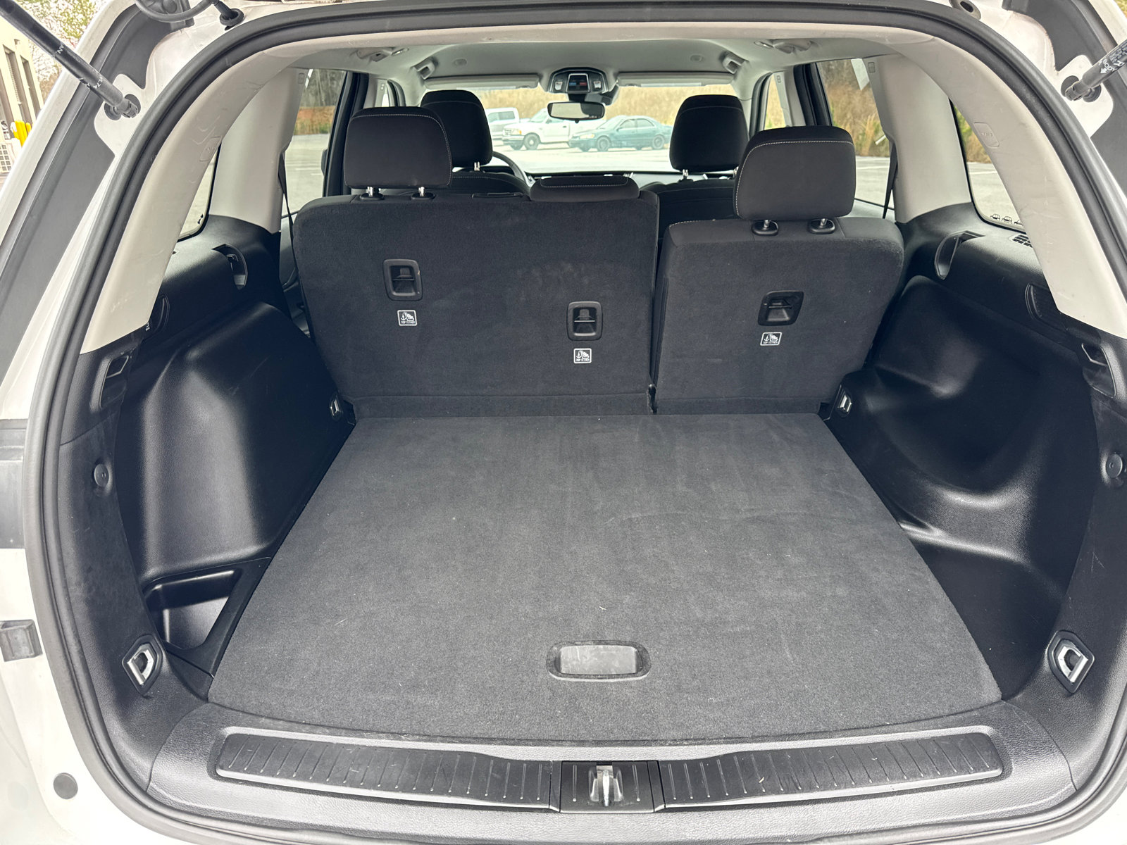 Used 2024 Jeep Grand Cherokee Laredo image 18