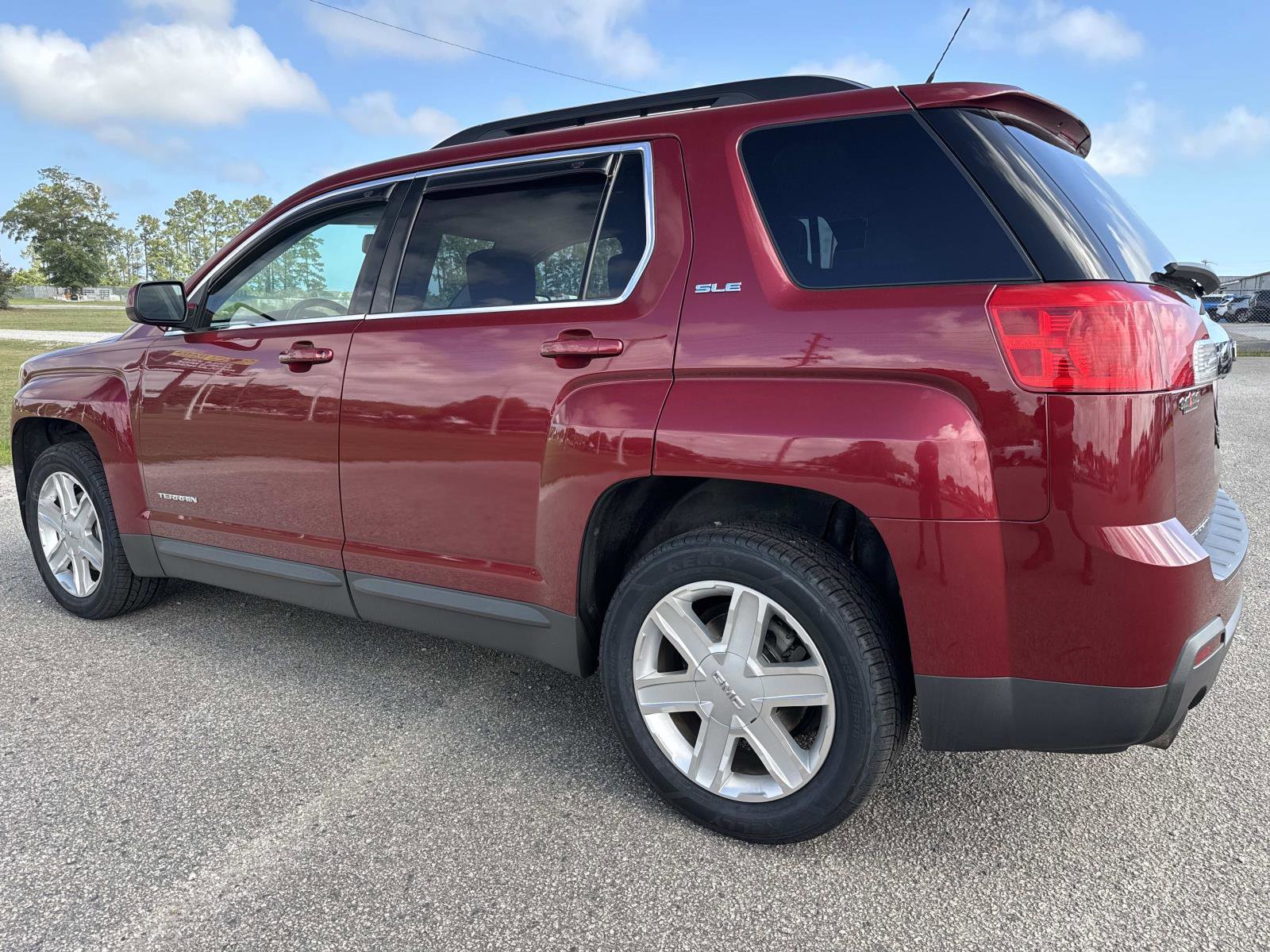 Used 2010 GMC Terrain SLE AWD/4WD image 6