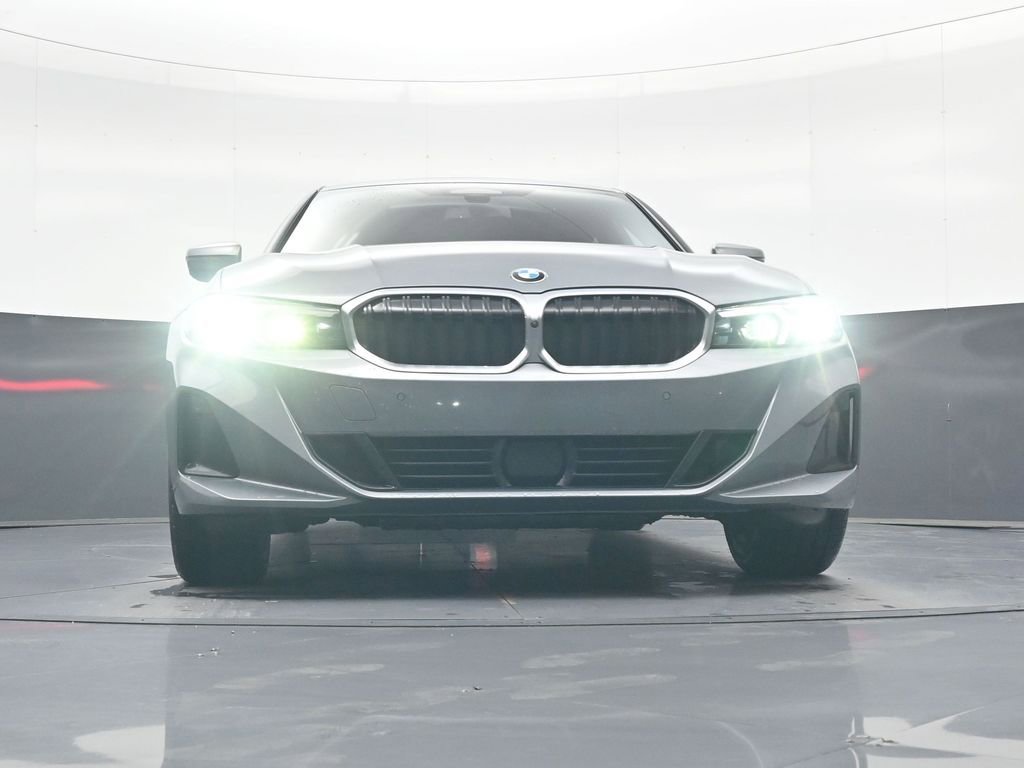 Used 2023 BMW 330i xDrive Sedan w/ Premium Package image 18