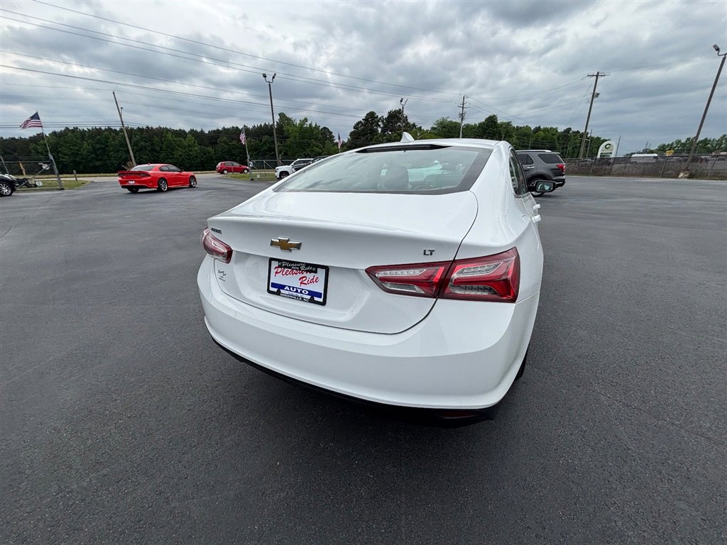 Used 2022 Chevrolet Malibu LT FWD image 6